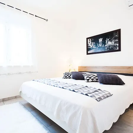 Mara Pensionat Vela Luka