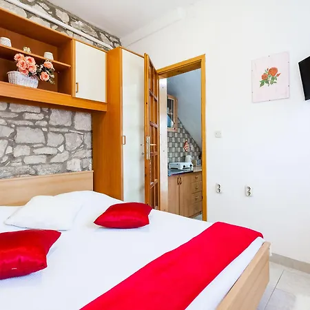 Mara Πανσιόν 3*