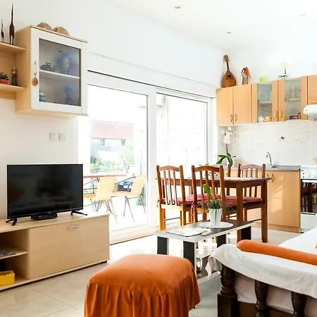 Mara Guest house 3*