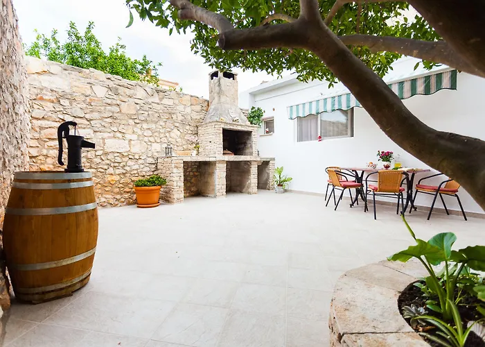 Guest house Mara Vela Luka