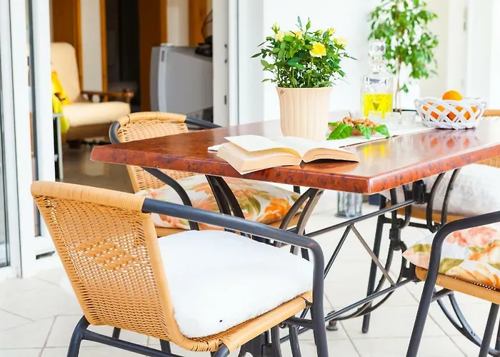 Guest house Mara Vela Luka